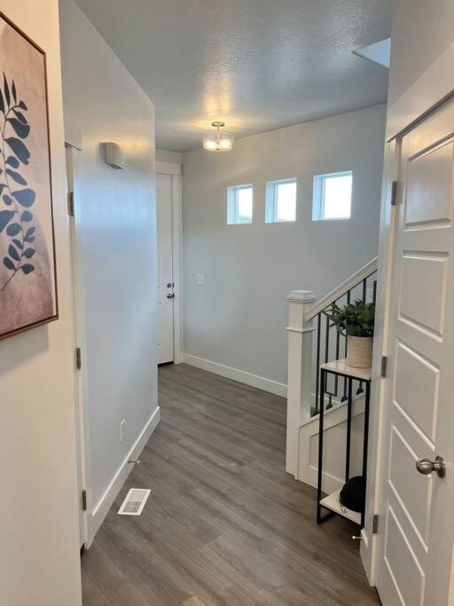 Brand New 3-Beds Stylish Entire House At Lehi Villa Exterior photo