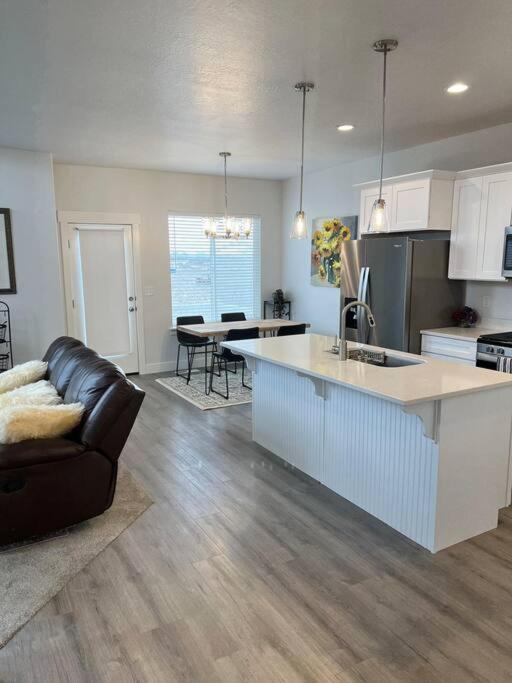 Brand New 3-Beds Stylish Entire House At Lehi Villa Exterior photo