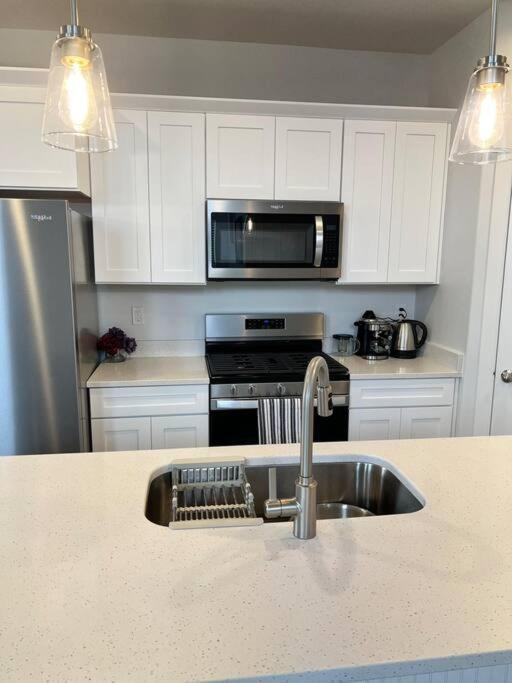 Brand New 3-Beds Stylish Entire House At Lehi Villa Exterior photo