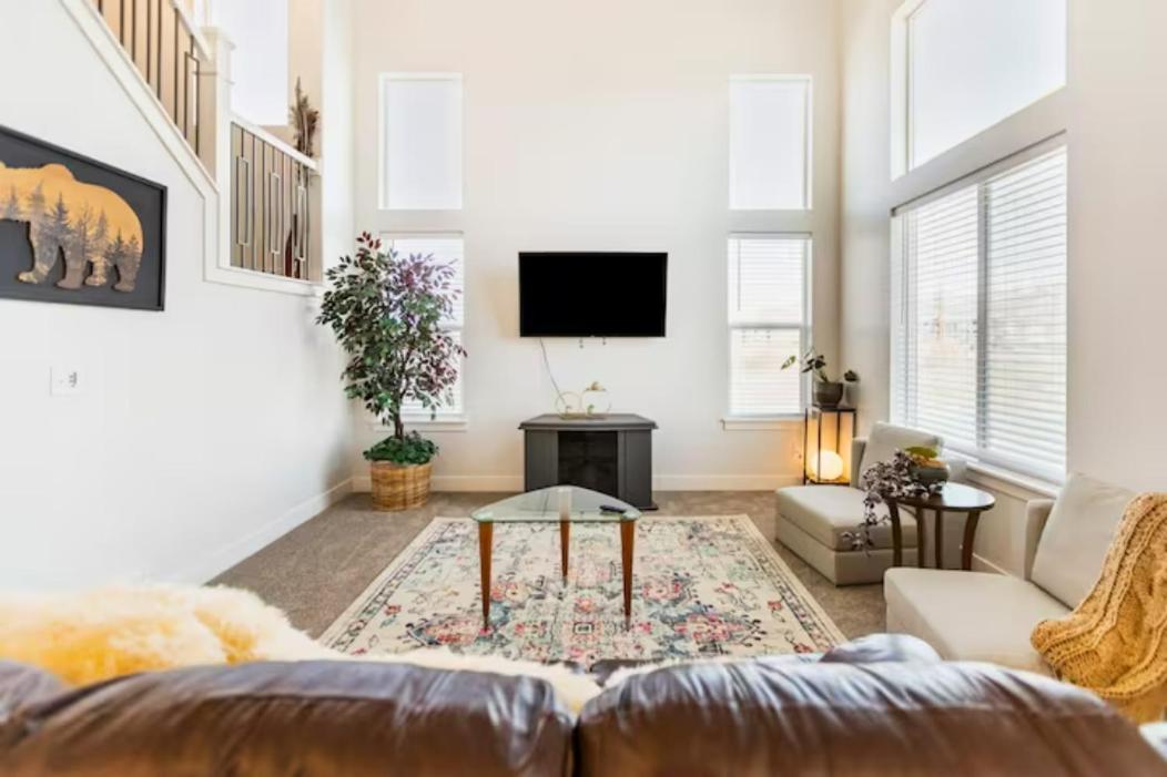 Brand New 3-Beds Stylish Entire House At Lehi Villa Exterior photo